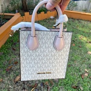 Micheal Kors crossbody